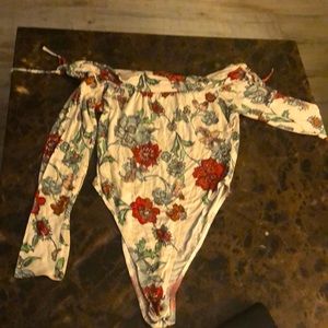 US Medium, floral body suit never worn